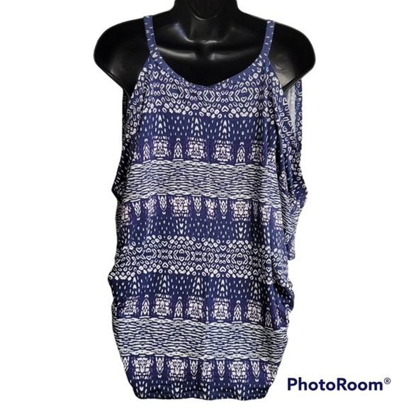 Revolve Lamade Purple And White Cold Shoulder Short‎ Slit Sleeve V-Neck Top - Picture 3 of 6